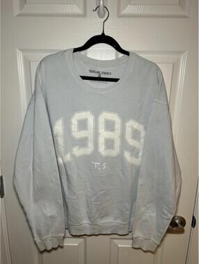 Taylor Swift 1989 Crewneck Sweatshirt Size Large L